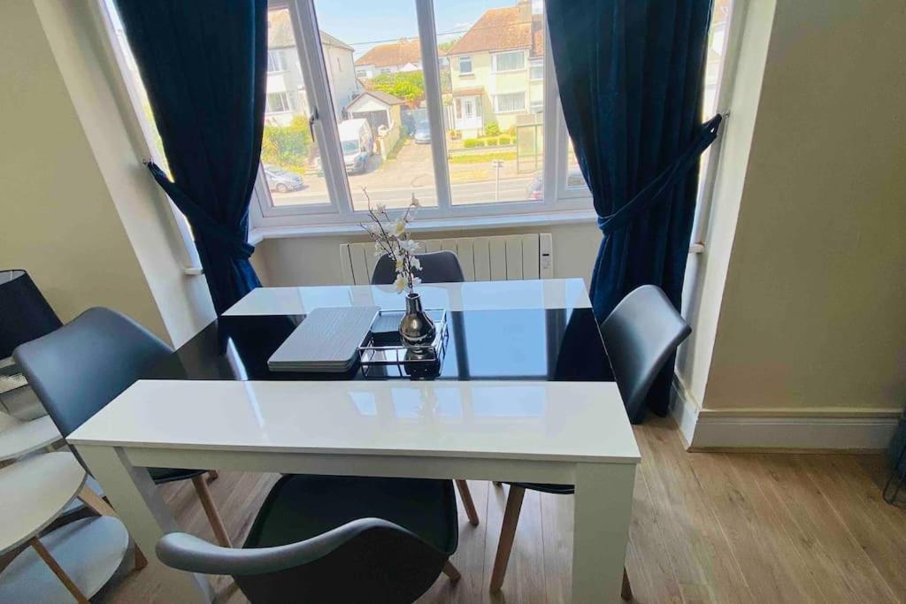 Family Marine Apartment With Sea View Dawlish Kültér fotó